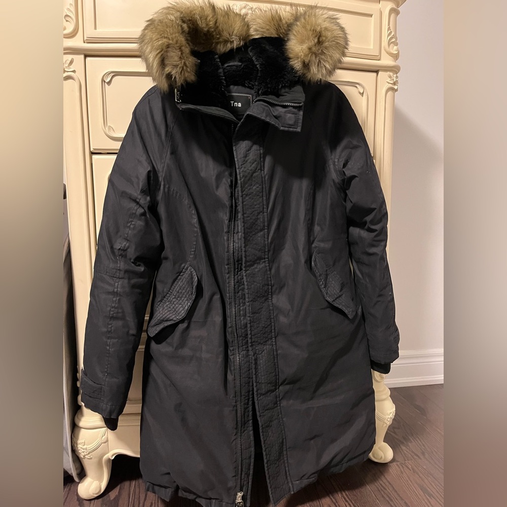 AritziaTNA  avoriaz parka black size medium (winter jacket)